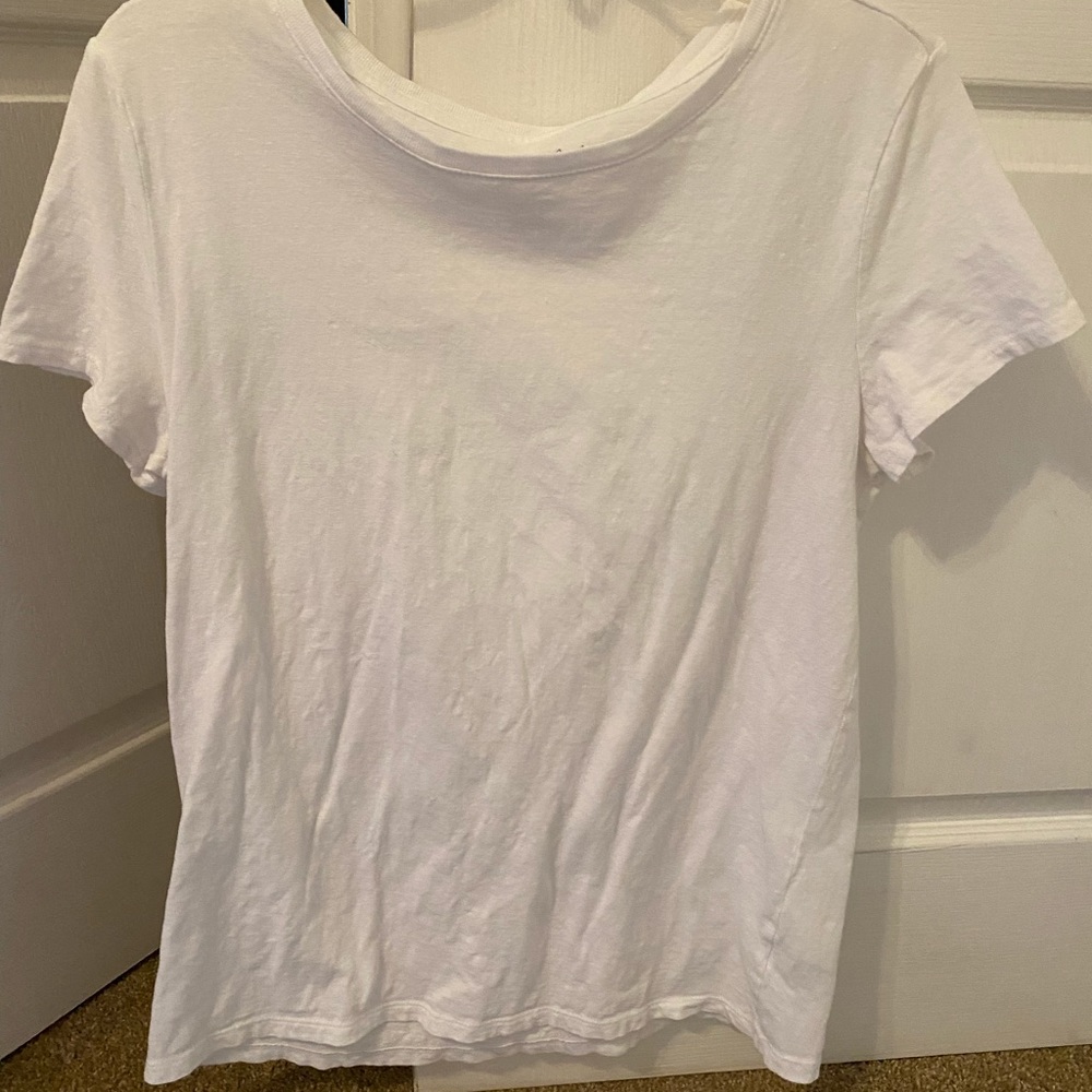 Women’s white Universal Thread short  sleeve top